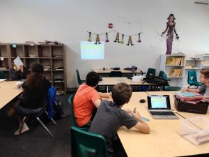 iWant Chine School uses EZCast Pro II